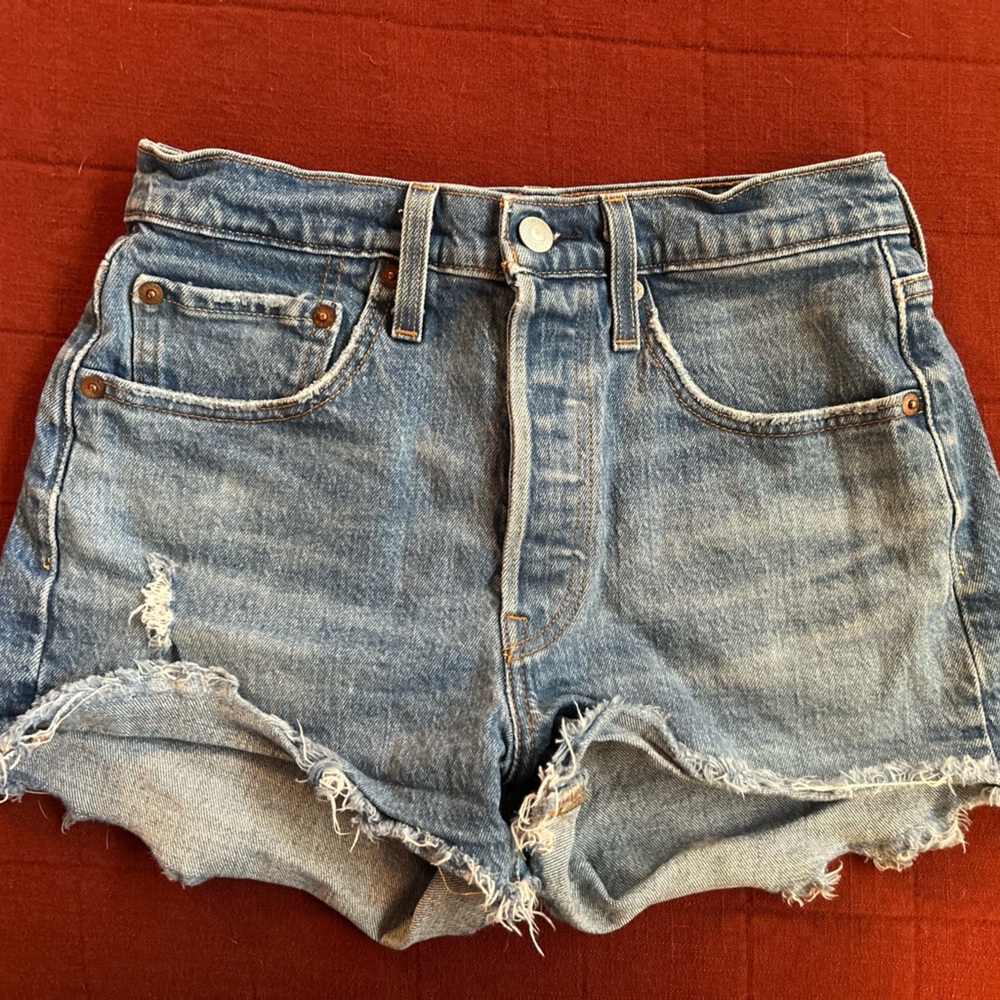 Levi’s 501 cutoff shorts